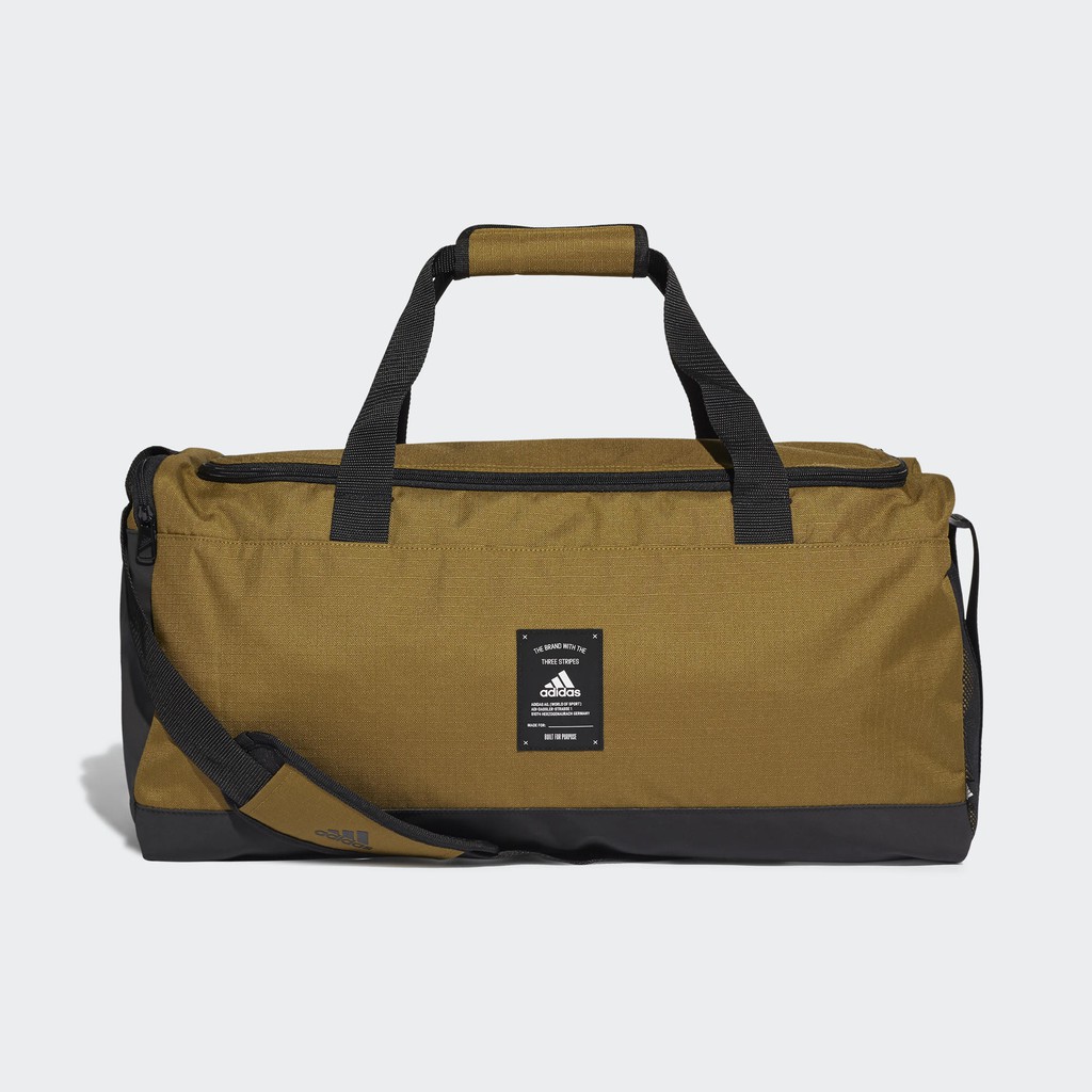 健身包具有兩種背法的百搭健身包尺寸：28 cm x 56 cm x 22 cm容量：37.25 L100% 再生聚酯防撕布料可調式加厚肩背帶上方拉鍊設計網布側邊口袋雙提把設計搭配加厚握柄內側名條標籤耐