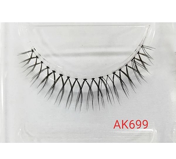 前後約0.4cm 中間約0.7cm 材質及形狀與真假睫毛相似度可更加接近，可多次重覆使用