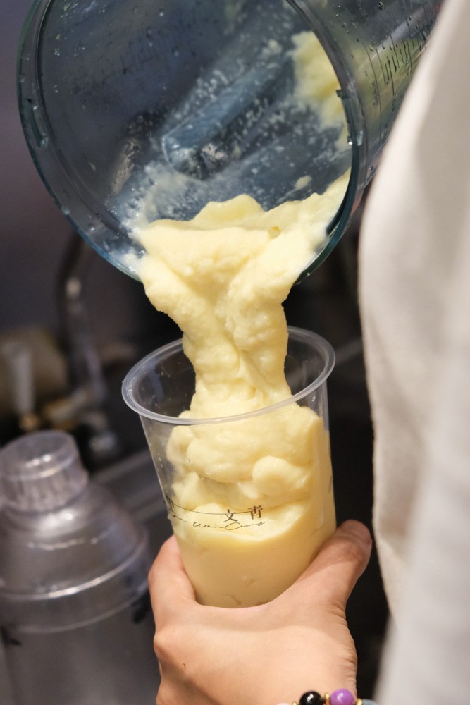 甲文青, 文青飲品, 雷蒙先生, 新鮮水果, 水果特調, 飲料推薦, 手搖飲推薦, 飲料外送,健行旗艦店, 台中美食, 台中飲料, 台中北區飲料, theEggy, 一顆蛋糕