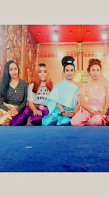 สาวสองร่านรัก