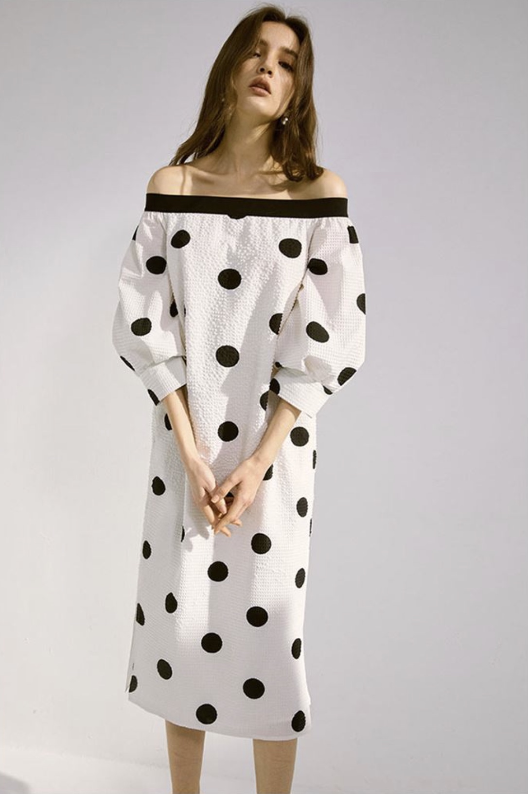 MOMA俏皮波點澎袖平口洋裝