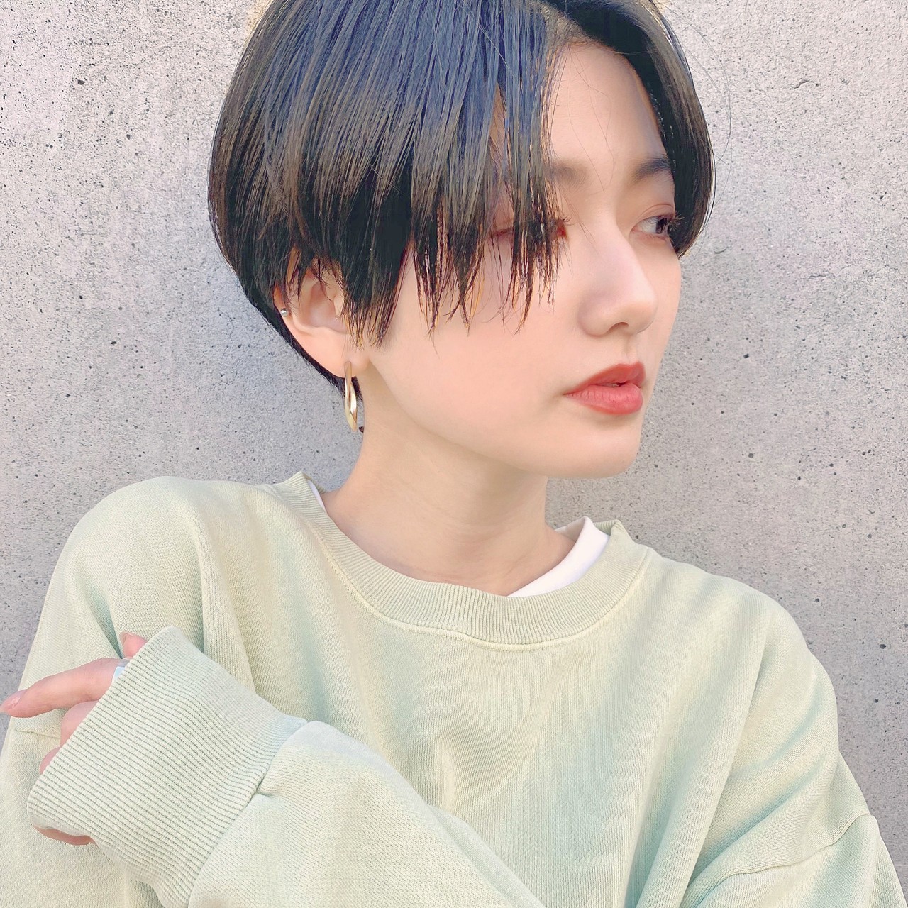 黒髪 ショートで気品溢れるヘアに