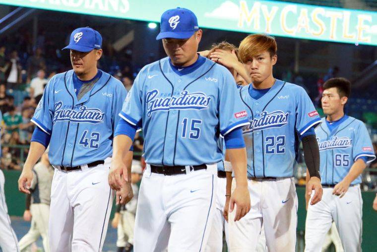 [分享] 氣氛差成主因　葉君璋已請辭兩次