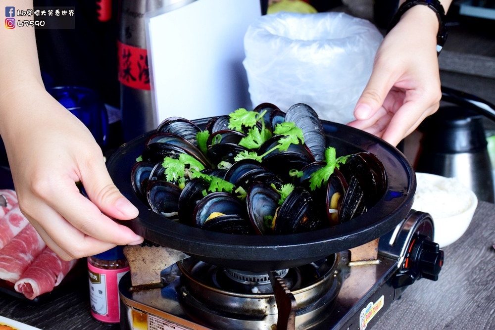 水貨-烤魚火鍋_大里旗艦店DSC_0246Liz開懷大笑看世界.JPG