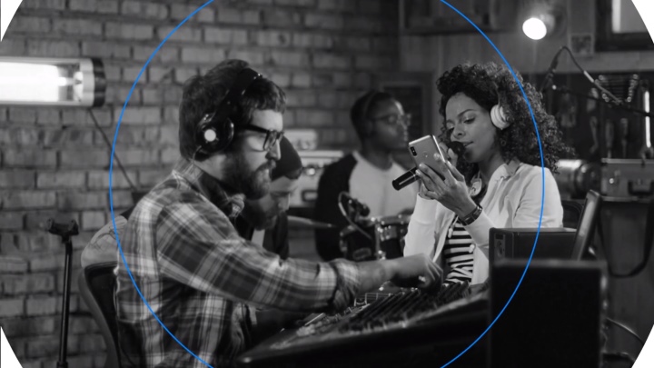 LE Audio能夠更方便地與朋友分享音樂。