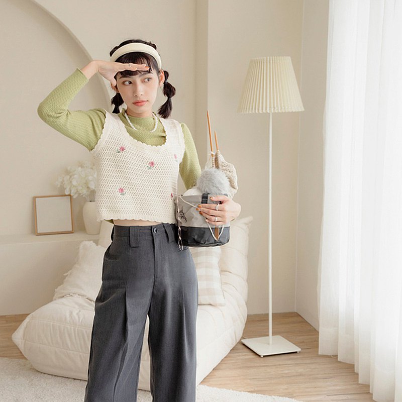 AtV Selected l刺繡小花針織背心_2色