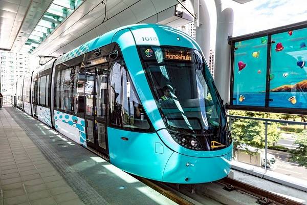 不用飛日本也能搭路面電車 輕軌開進老街超獵奇 景點家 Line Today