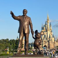DISNEYmakemenomoney💸