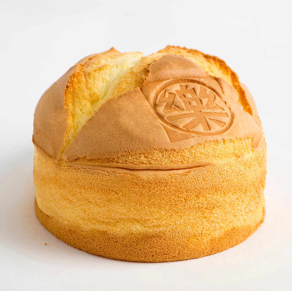 ♥新品上市♥【樂樂甜點】樂樂牛奶布丁蛋糕(6吋/盒) 經歷一萬三千個蛋糕淬鍊而出的美味，用簡單的食材創造新一代經典! 保有簡單樸實的外表，給你驚豔連連的美味! 【野餐派對甜點 / 下午茶 / 彌月蛋糕