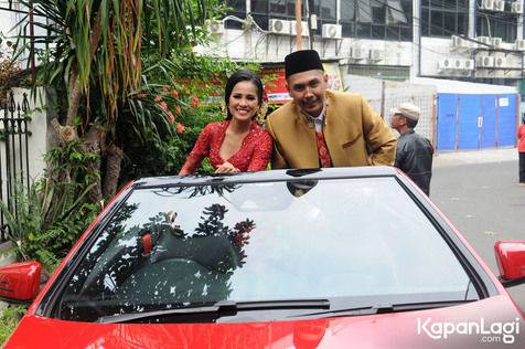 Tampak Harmonis, 4 Pasangan Seleb Ini Tiba-tiba Putuskan Bercerai