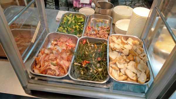 【三重美食】豪呷高麗菜炒飯-只要15元就能吃到有菜有飯的美味高麗菜飯