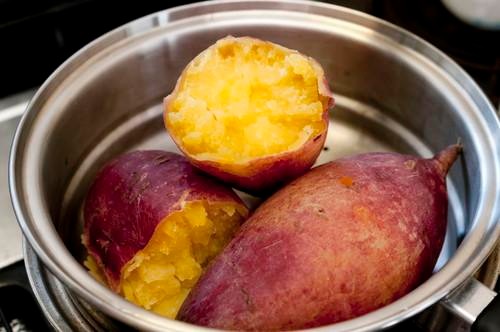 調理法の一つ「蒸す」とは？蒸し器がなくてもできるテクニックも！（オリーブオイルをひとまわしニュース）
