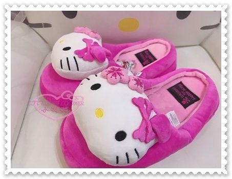 ♥小花花日本精品♥ Hello Kitty 立體大臉絨毛拖 室內拖 居家拖 粉色 蝴蝶結 大頭造型 78938908