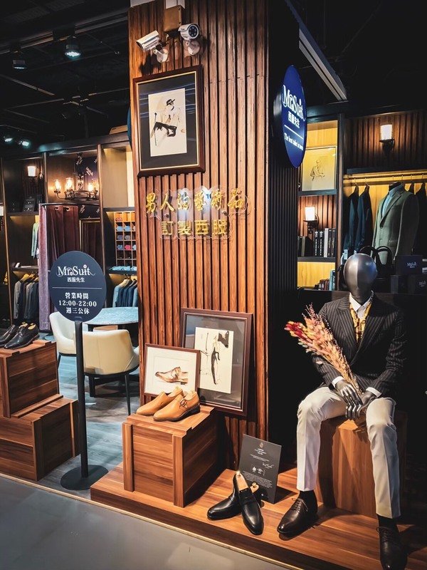 桃園西服推薦-西服先生，X-PLUS創世界服飾聯合展示會，進口日本高精密科技裁剪床、獨立設計師團隊，快速、合身的平價桃園訂製西服