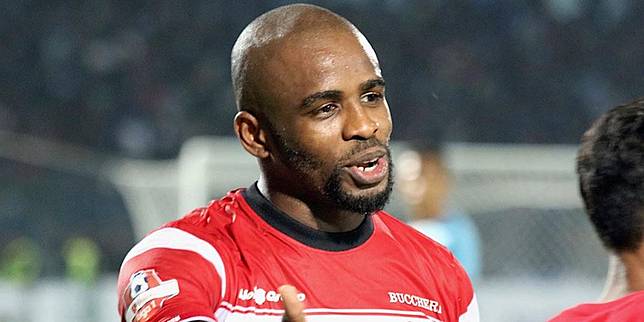 Greg Nwokolo Beber Kunci Sukses Jadi Pesepakbola yang Kaya Raya