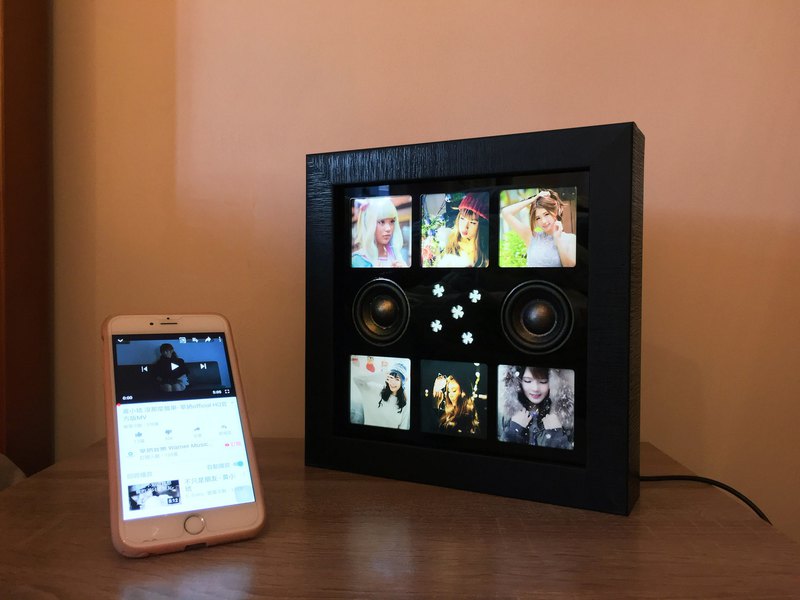 ✿ 2 吋全頻單體喇叭 ( 4歐 / 5W ) x 2顆 ✿ 實體尺寸 : 長 24.2 x 寬 24.2x 厚度 4.5 ,cm 。 ✿ 影像尺寸 : 6 格 , 長 5.2 x 寬 5.2,cm 