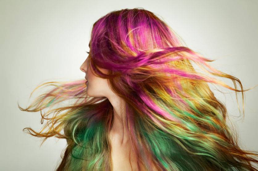 Menurut Pakar Ini Alasan Orang Berani Memotong Dan Mewarnai Rambut Sendiri Saat Karantina Diri Womantalk Com Line Today