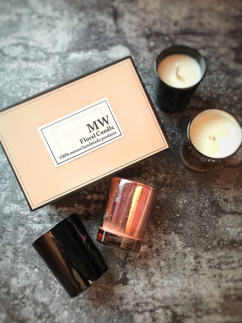 溫暖燭光點亮生活氛圍。 使用100％純棉燭芯，天然植物成份。 天然精油萃取融合，持久芳香。 無化學防腐劑 每個50g