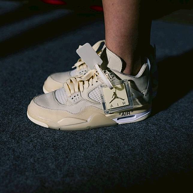 aj4 off white