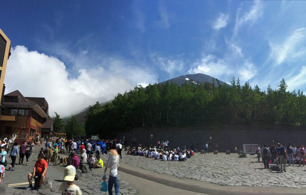 踏上富士山不用辛苦攀爬，直達五合目巴士讓您輕鬆上山！ 6