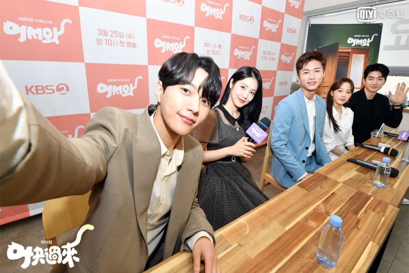 金明洙和辛睿恩在劇中上演一場奇幻人貓戀。（圖/愛奇藝台灣站）