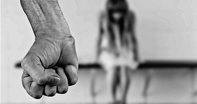 遭討債軟禁逼肉償不從　「就是要X妳」慘被性侵　債主：我沒收到錢