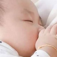 เลี้ยงลูกด้วยนมแม่
