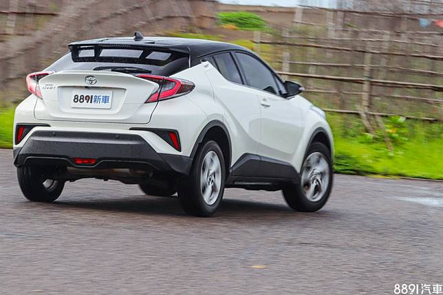 超級測試 有型 但夠行嗎 Toyota C Hr豪華型 81汽車交易網 Line Today