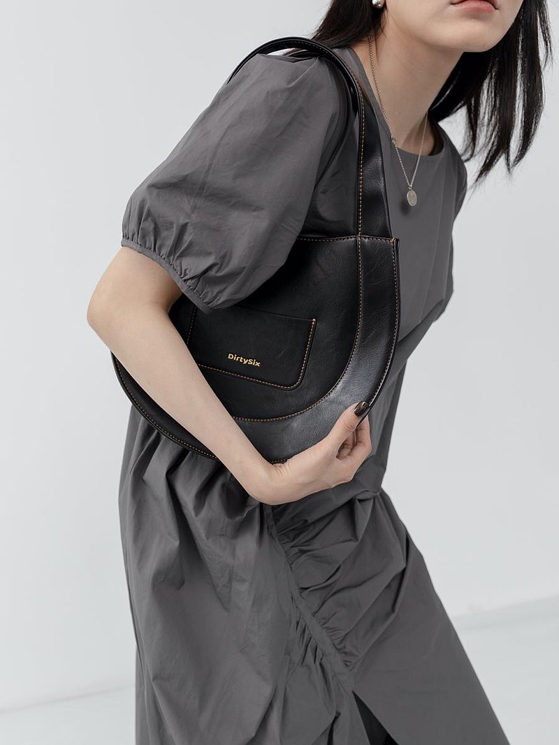 黑色 黑麥奇 極簡線條明線圓弧包 手提單肩包 復古HOBO肩背腋下包