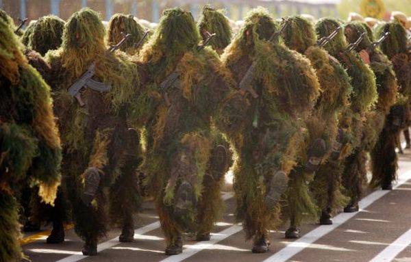 Unik, 6 Seragam Militer Dari Berbagai Negara Ini Kocak Banget! Kira-Kira Teroris Takut Ngga Ya?