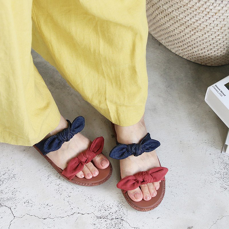 ☑ 台日聯手開發，銷售破萬雙 ☑ 楦頭容量大，寬腳板也可穿 ☑ 鞋墊柔軟Q彈，久走不累