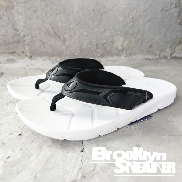 AIR WALK 白底黑人字拖 男 (布魯克林) 2018/8月 A751220100
