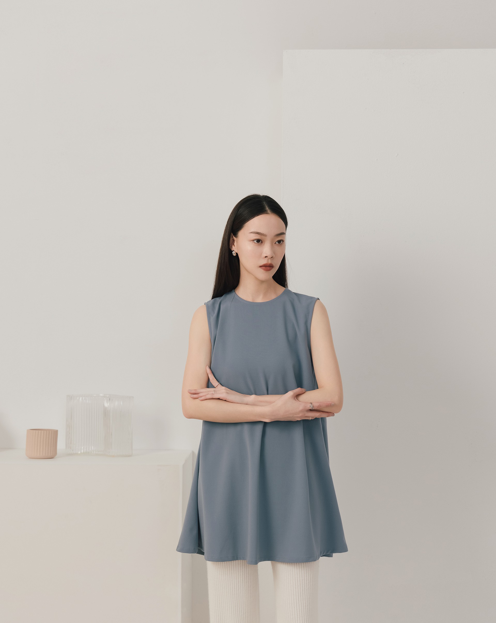 簡約傘狀背心洋裝-Meierq
