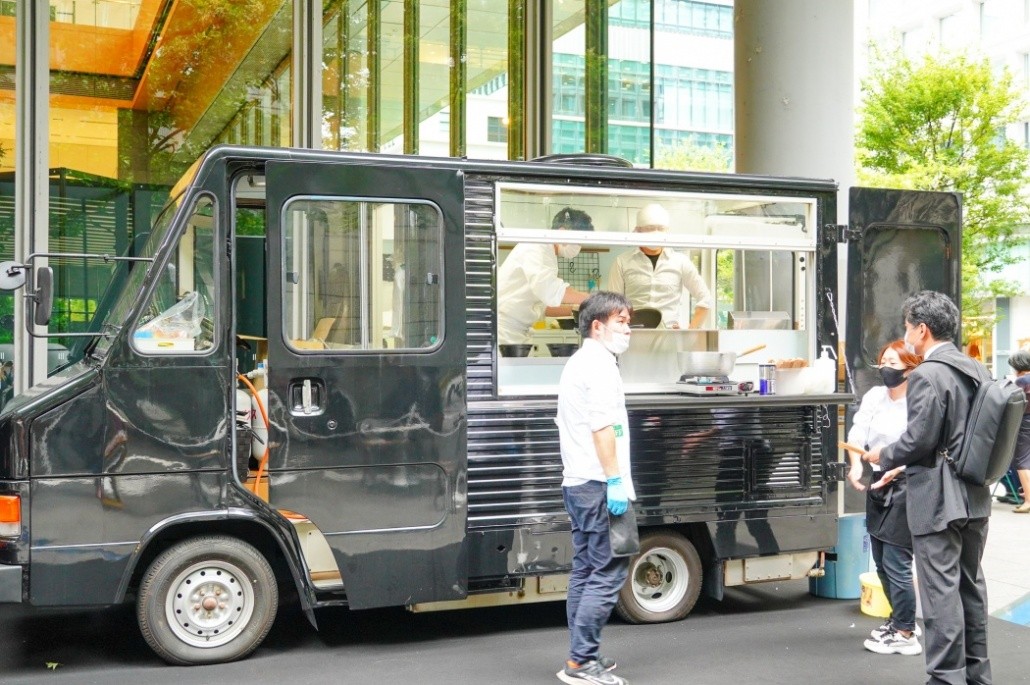 丸の内に有名シェフと地域食材コラボ 奇跡のラーメン キッチンカーが登場 Tokyo Headline
