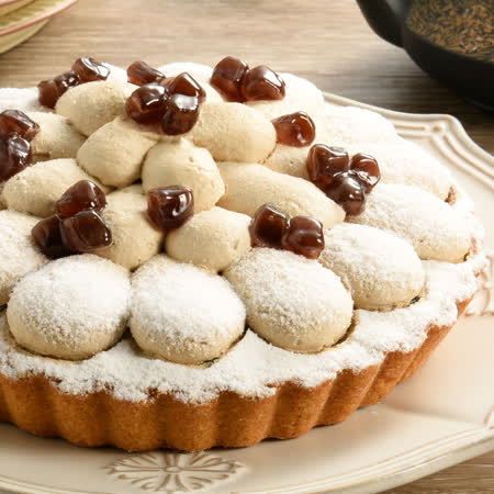 北海道奶霜融合東方美人茶醇厚的蜜香茶味，化作朵朵雲靄呈現細膩的奶霜入口即化，搭配黑糖珍珠麻耀充滿Q嫩彈滑的咀嚼口感，回味無窮的美好滋味。