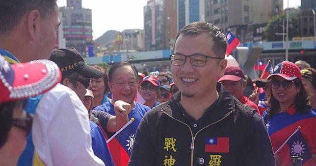 吳斯懷成民進黨7-11　羅智強：未來4年想到就來吃一下