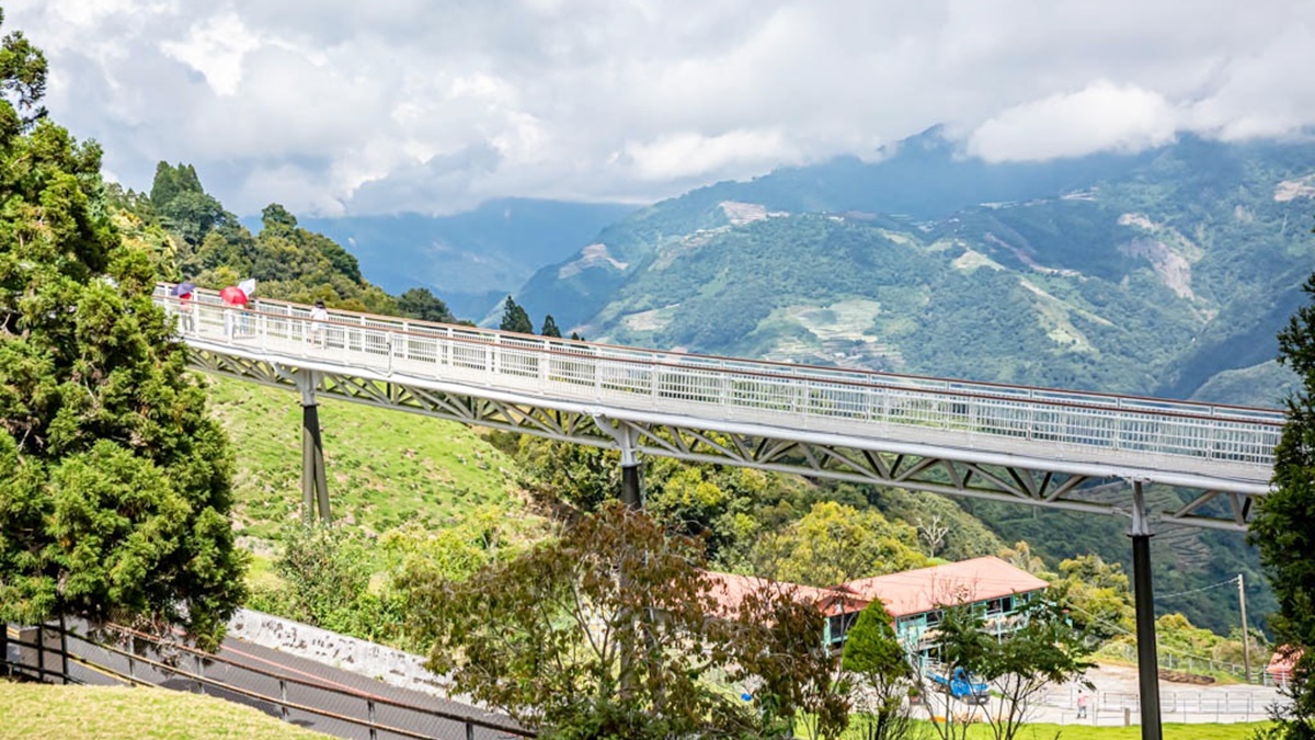 南投人不想說！仁愛鄉５私房景點：３分鐘攻頂瀑布祕境、全台最長天空步道