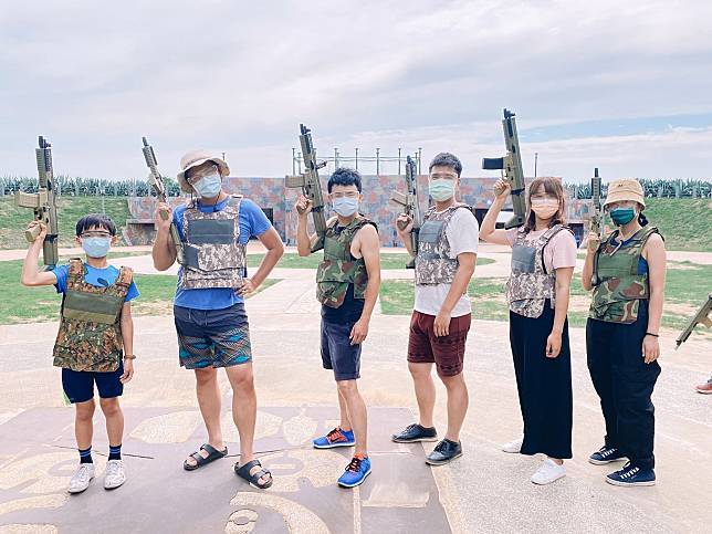 ▲適合揪家人朋友一起來場必刺激水彈槍射擊對戰！(圖/奧丁丁體驗)