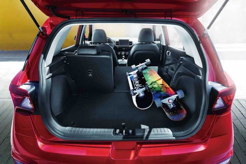 後座椅可六四分離傾倒，增加不少空間運用。（圖／南陽實業提供）