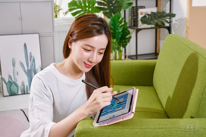 最適合搭配 iPad 的手寫筆：NovaPlus Pencil A7 動手玩，支援藍牙、流暢書寫、繪圖傾角感應