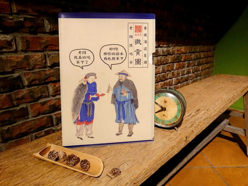 節錄各種職場、撩妹金句，以幽默詼諧方式呈現， 想說但不敢說的OS在辦公生活用品上，讓你送禮婊心意，自用很可以 來福禮 出品 / 圖樣授權自國立故宮 產地：台灣 材質：五金、刺繡 尺寸：12cmx7cm