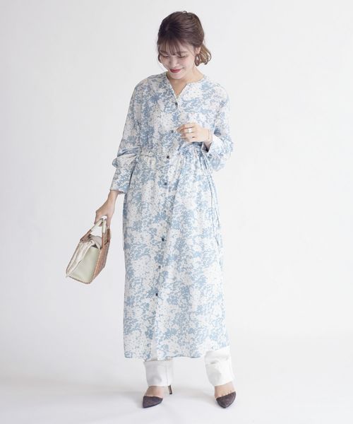 白底淡綠雪酪色印花連身裙