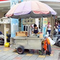 華陰街豬血糕｜１隻只要２５元後火車站超便宜豬血糕