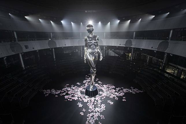 日式未來感｜藝術大師空山基與「Dior」2019 早秋男裝的跨界合作| FACY