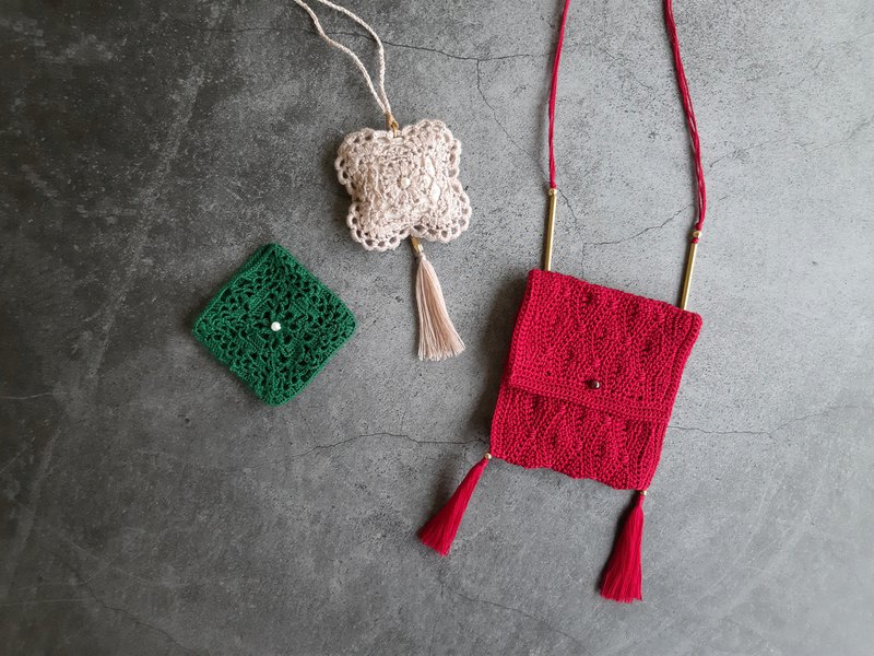 ｛慢風街系列系列之— 辟瘟香囊- 掛頸袋｝.防疫是必需的，風格也是。一時製物所用愛編織復古蕾絲辟瘟香囊，眼睛看到美好鼻子吸聞正氣舌抵上牙根，放鬆而優雅地安住每個當下。讓我們用愛與正氣守護健康，守護有情