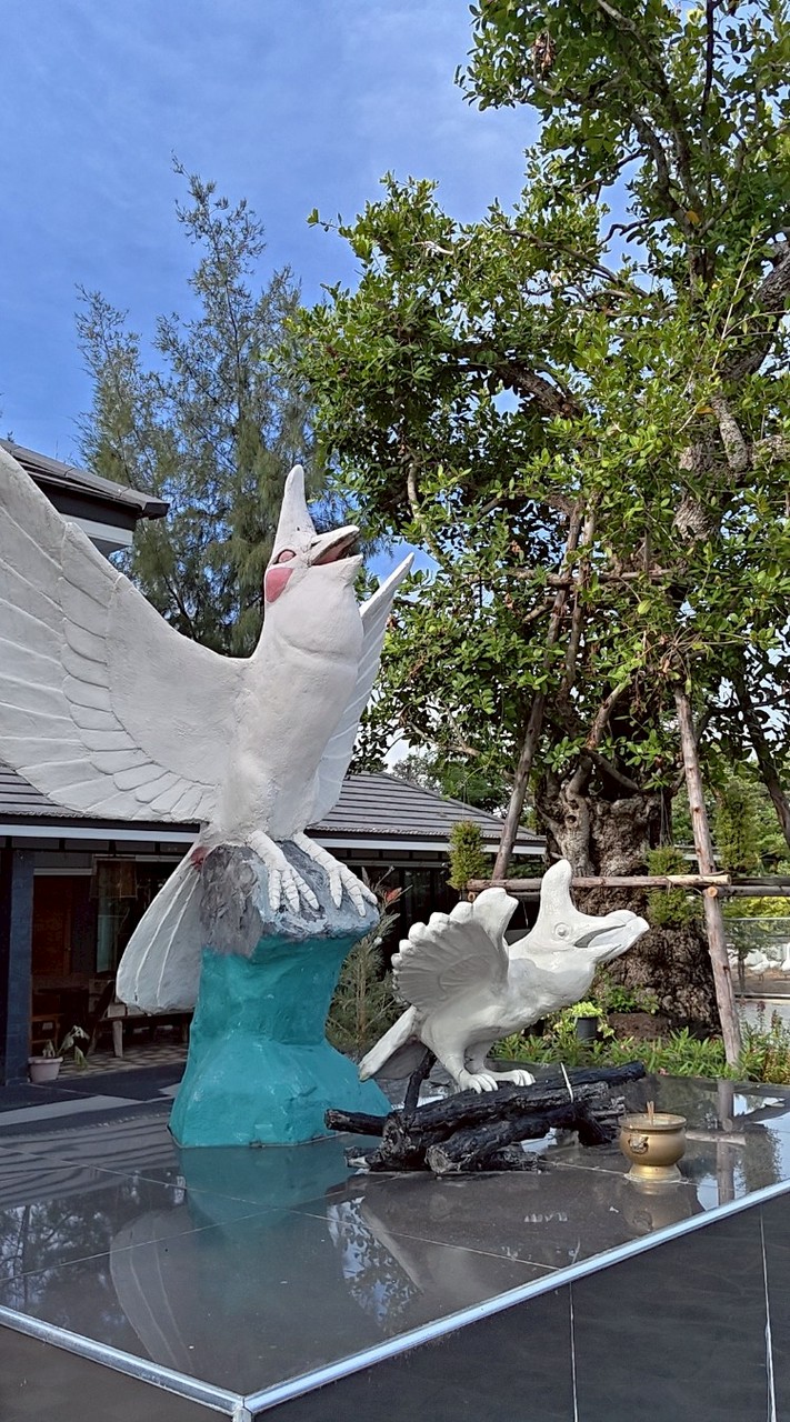 บ้านนกเพชรป่าละอูฟาร์ม