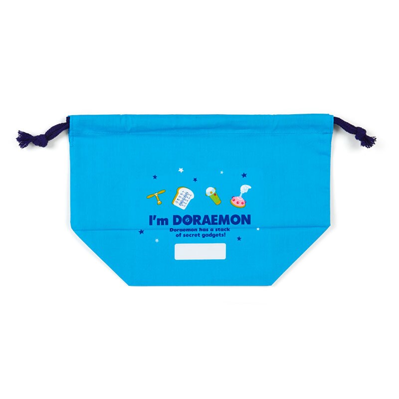 可容納便當盒、餐具盒、水杯 束口式輕鬆拉開 有底板支撐不歪斜 有書寫名字空間