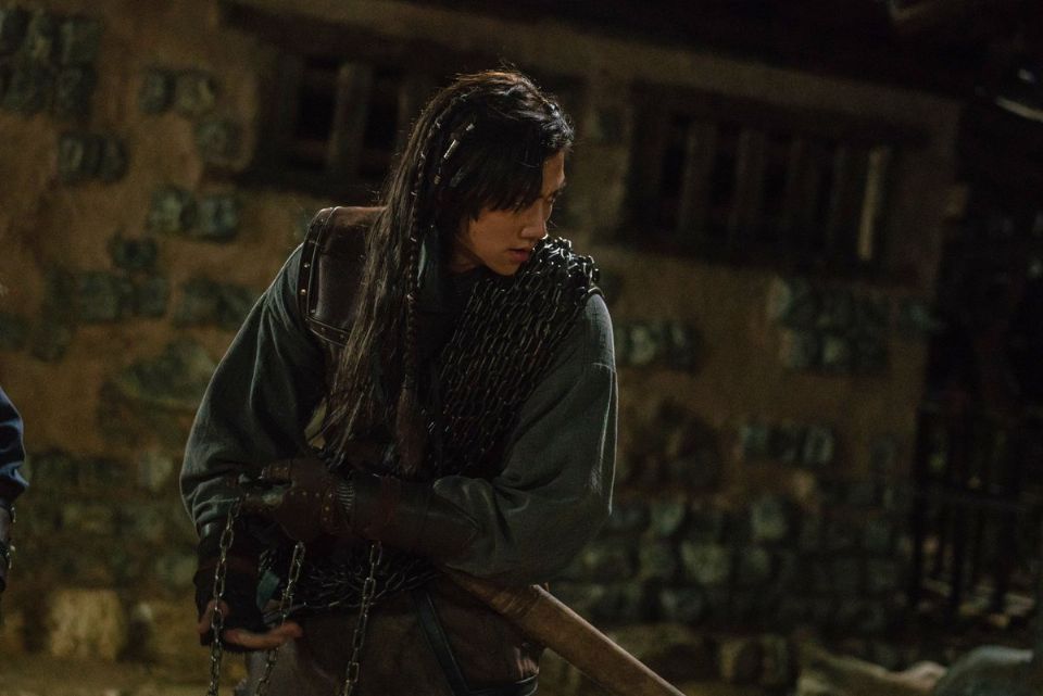 《抓住幽靈》又一位高顏值警察小哥！奇道勳5部韓劇，186公分「籠罩式壁咚」好心動，原來是《阿斯達》蒙面美男！