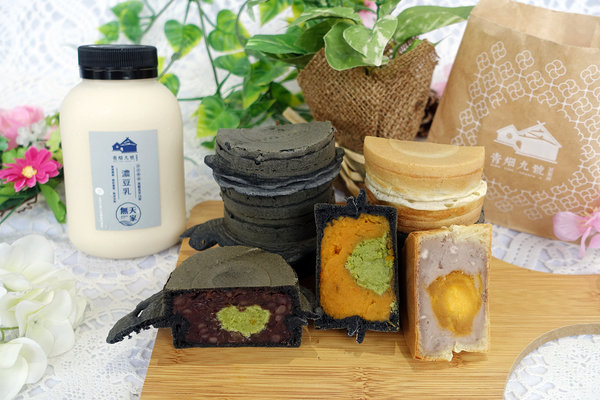 青畑九號豆製所台北忠孝SOGO店，台北東區好吃紅豆餅，忠孝復興甜點推薦(含青畑九號忠孝SOGO店菜單、限定口味、開幕優惠)