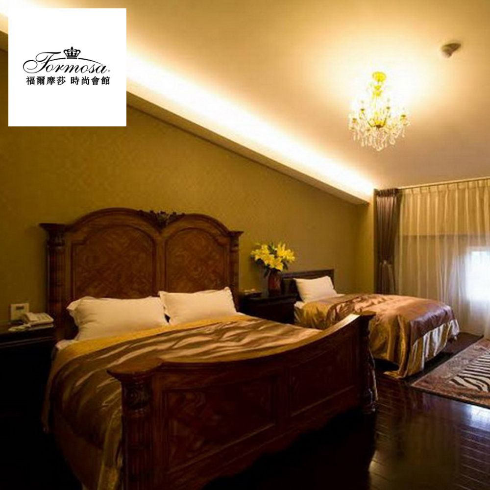 位於仁愛鄉的「清境民宿～福爾摩莎時尚會館」，是在清境農場境內的果林飄香區，平視遠方有著奇萊山峰及合歡山所交織堆疊出的綠色震憾，這美不勝收的高山景色，就在海拔2000公尺的清境山頭上，等您來賞。會館擁有